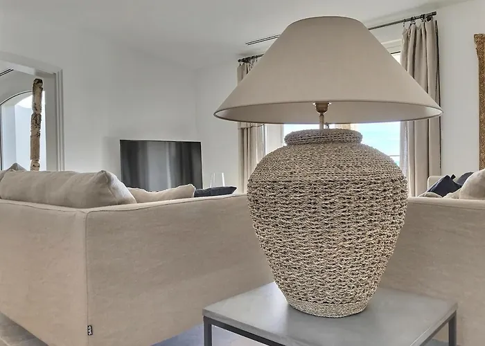 Вилла Soleada Sea View Heated Pool Beaches Сен-Рафаэль